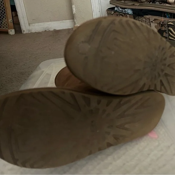 UGG Tan Sheepskin Boots Size 6 - Picture 4 of 6